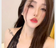 神级颜值露脸主播《心甜》土豪1对1定制