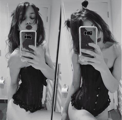 欧美小姐姐MissAlice的精彩作品，让你陶醉在迷人的艺术世界中