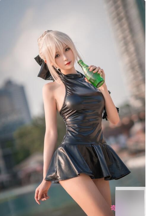 《斗鱼当红主播腐团儿COS合集，让你欲罢不能！》