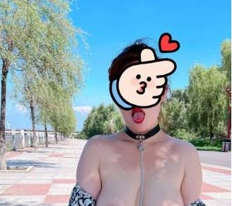 精选蜂腰胖臀尤物:巨R吊钟