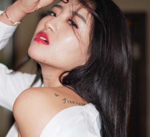 国模妖妖2018.03.24S+V72四人游1V2.64G百度盘