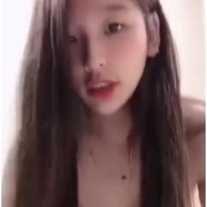 嫩白姐姐骑马马