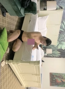 限时特惠高颜值网红馒头，雪炫多姿势玩弄扭动，1V超大容量，只需660MB，百度盘转载搬运！