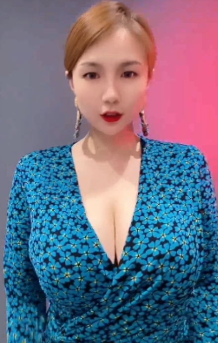 《性感小野猫快手依依sir8V143mb，百度盘独家放送，让你心动不已！》