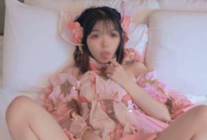 小余和秀萝的精选反差婊露脸COSER套图