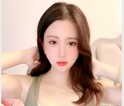 快手网红琪琪的绝顶尤物女神形象