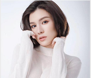 小明星网红蒋汶珊自拍酒店视频1.3G，露脸指交身材性感