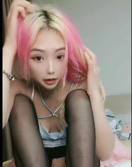 上官宝贝自拍合集[27V-8.5G]，时长七八小时，福利姬振振棒假阳J直播，学校举报抹除