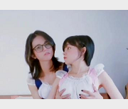 推特妹子资源：男主自拍，约粉丝内部作品，道具观看全记录