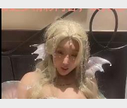 美人魚Coser自拍漫展视频用嘴爆雷，观看超美空模小甜甜