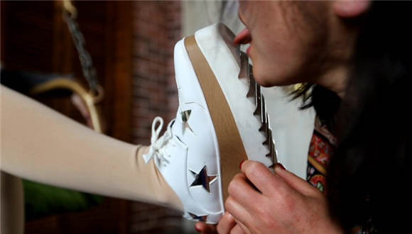 50岁老小狗被年轻嫩模羞辱脚虐冰时代25分28秒778M视频