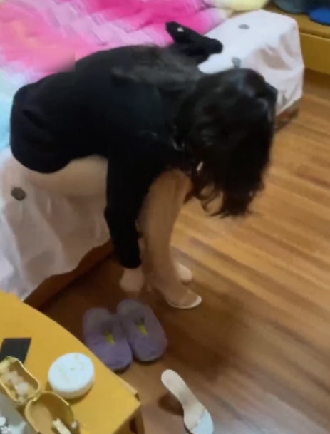 熟女gong+wu+yuan蓝阿姨与年轻男友12V+6.1G01:07:13/12V