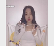 纯情Y酱定制33V-1.2G自拍短视频图集女主露脸N子鲍鲍