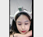 甜美卡哇伊嫩妹妹自拍直播全漏视频