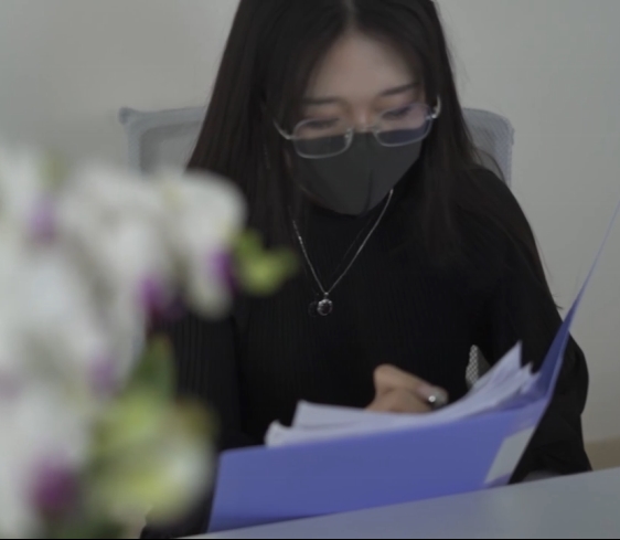 桥本香菜黑丝助理1v+607百度盘