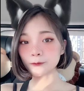 自行打包的王道精选商品:露脸反差小浪女光“阴”_YL大胆私拍闹市百度盘