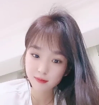 纯反差妹杨洋老壁灯自擦打粑粑2V2.02G百度盘