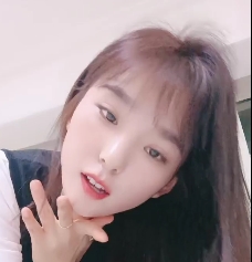 纯反差妹杨洋老壁灯自擦打粑粑2V2.02G百度盘