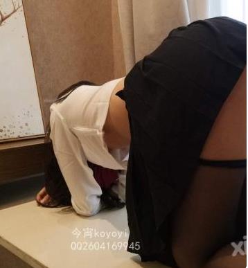 今宵Koyoyi校服格子裙视频合集：30G大容量诱人身材展示