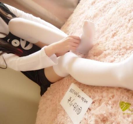 家居美少女小绿美腿按摩视频合集，4.8G精彩内容等你收藏