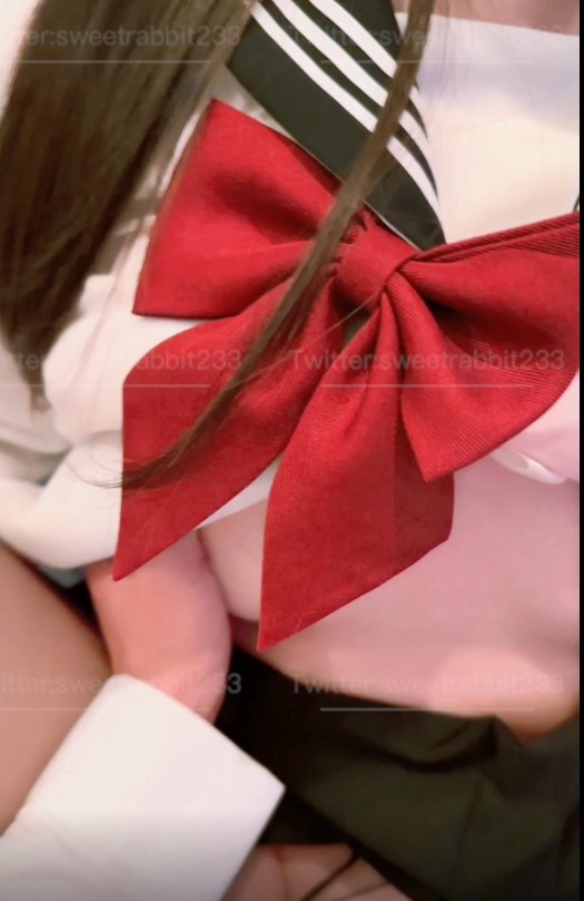 软萌兔兔酱自行打包：黑丝陪玩2V，1.7G，百度盘下载