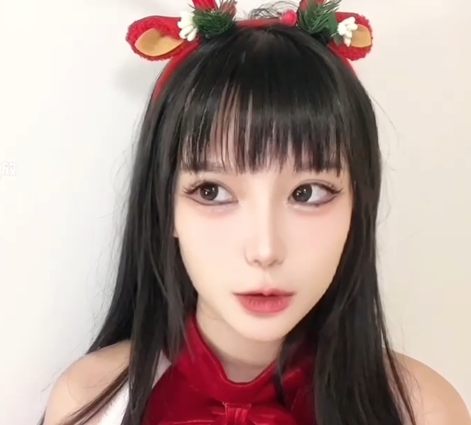 欲梦圣诞特辑：火辣美少女足艺指教，窒息寸止释放视频1个，大小600M