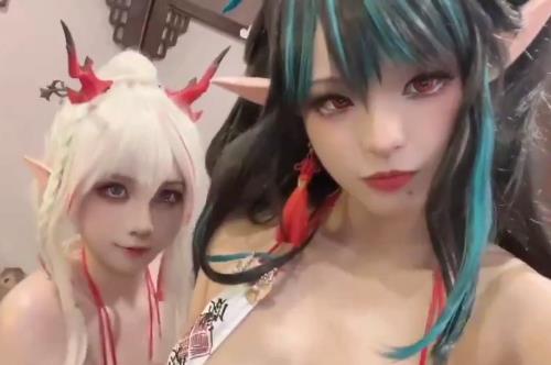 湾湾大人cos漫展：R贴涂油颜值N子抱抱贴贴花絮，观看最火爆的43V-5.3G视频