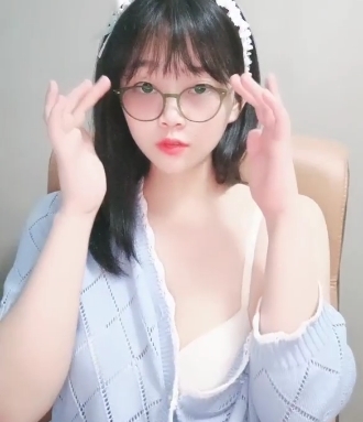 00后舞蹬《桃子》10部合集：活力澎湃，舞姿优美