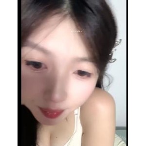 学生妹新人福利姬车灯包包直播资源下载，内在惊艳观看