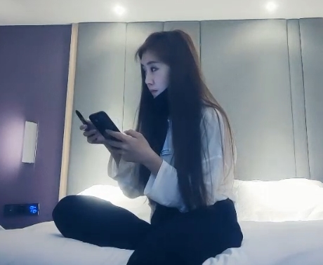 小宝寻花系列：高颜值身材小仙女久妖大神8V视频合集