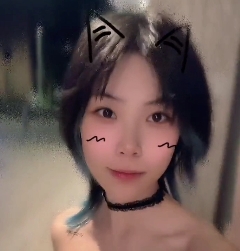 呈现出了小婷独特的魅力。这部视频被上传到百度盘上，让更多的人有机会欣赏到这个可爱又有趣的学生妹的展示。[转载搬运]反差光“阴”眼镜学生妹展示癖小小狗[210p+53v+8.10G][百度盘]绝对是您不容错过的一部精彩作品！