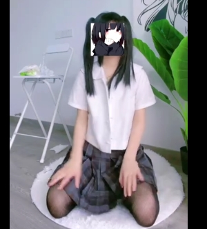 于这个视频合集感兴趣的用户可以通过百度盘下载，轻松获取这个106三人游82v+1.49G的视频合集。