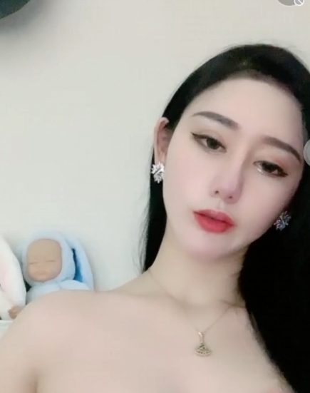 网红美女赛琳娜一对一视频35集2.13G，解压教程详细分享