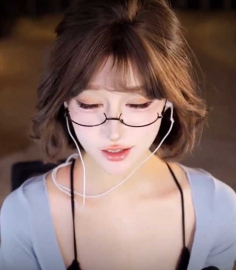 学巨匠的生活和创作。粉丝们快来领略张爱玲的魅力吧！（福利视频大合集，百度盘28G）