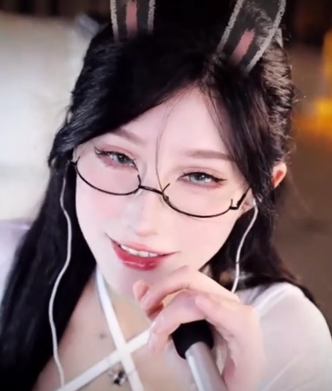 学巨匠的生活和创作。粉丝们快来领略张爱玲的魅力吧！（福利视频大合集，百度盘28G）