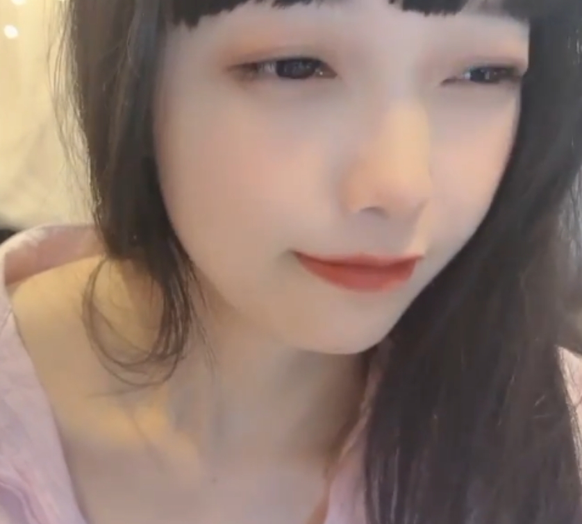 清纯学生妹合集：玩铁佳作，8V高清视频，百度独家