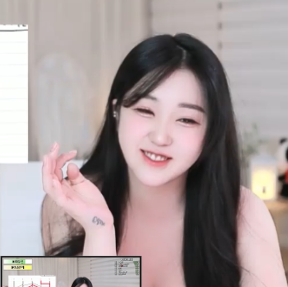 高颜值韩国直播女神eli05021212，1V2.8G视频，清晰1080P，百度云下载，解压密码