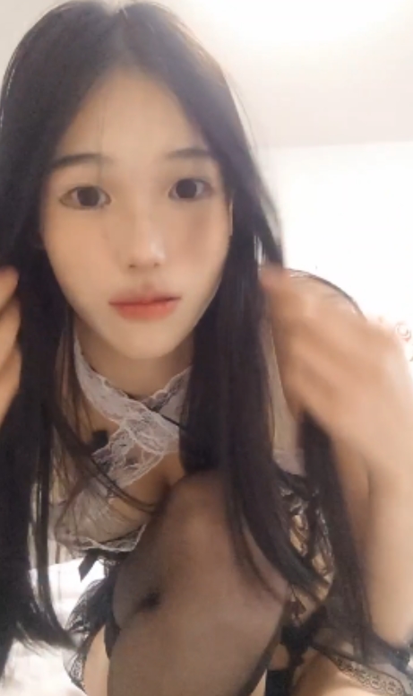 “长腿女神：机敏植物21v39.4g，百度收藏热门视频”