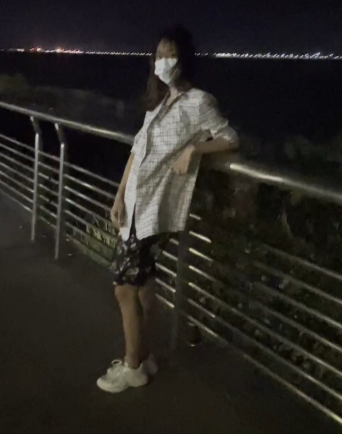 小小星户外展示：9v9g视频，精彩收藏在推特上