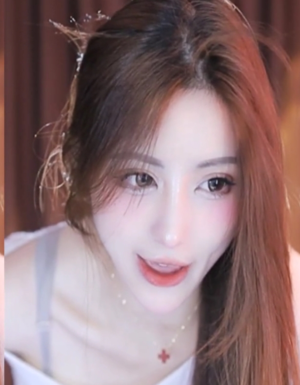 虎牙女主播苏樱十一月热舞小合集，5V+646M视频大放送！