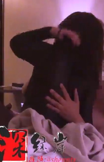 “绿帽妻子小狗：幽默风趣视频大放送，收藏量破300！”