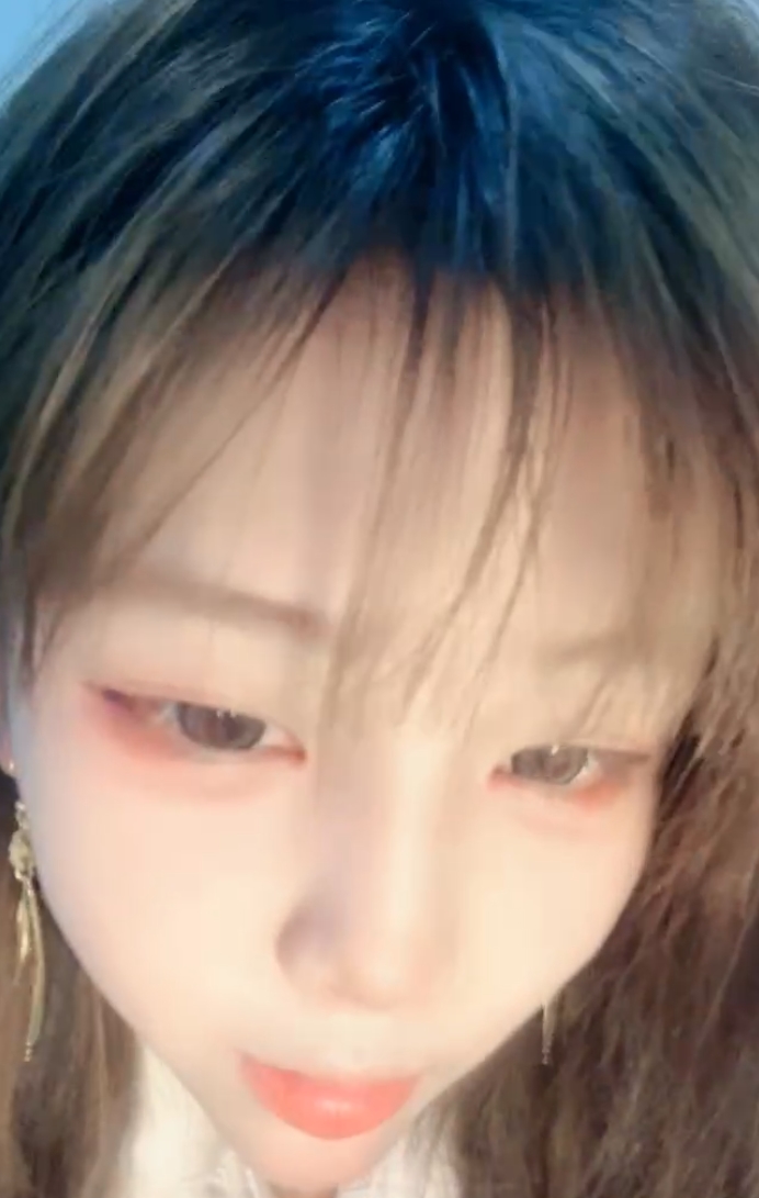 校花小芳土豪约会视频曝光！65v23.8g送豪华手表！收藏火爆百度ED2K！