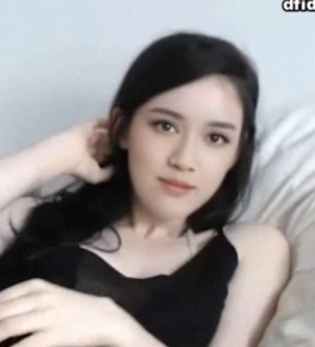 会对这种换脸视频感兴趣呢？”答案或许就在于人们对明星的痴迷和对技术的好奇。无论是收藏还是分享，这样的合集都能满足不同人群的需求。如果你也对这种奇妙的换脸技术感兴趣，不妨来一探究竟，体验一下AI技术的魅力吧！