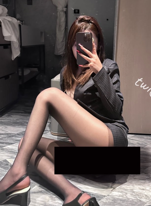 中的知名度和受欢迎程度。想要欣赏elsa林绾绾的精彩表演和迷人风采，收藏这些视频绝对是一个明智的选择。让我们一起沉浸在这位女神级小狗的世界中，感受她带来的无限魅力吧！