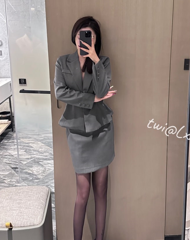 中的知名度和受欢迎程度。想要欣赏elsa林绾绾的精彩表演和迷人风采，收藏这些视频绝对是一个明智的选择。让我们一起沉浸在这位女神级小狗的世界中，感受她带来的无限魅力吧！