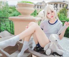 猫君君MaoJun清凉一夏资源合集，包含贞德、蕾姆等经典cosplay，视频总大小7.5G，尽享妹子穿搭魅力！