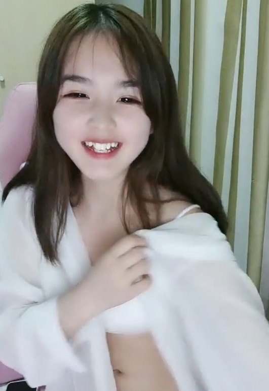 小晶晶释放魅力,355v404.5g至81v152g视频全收藏485