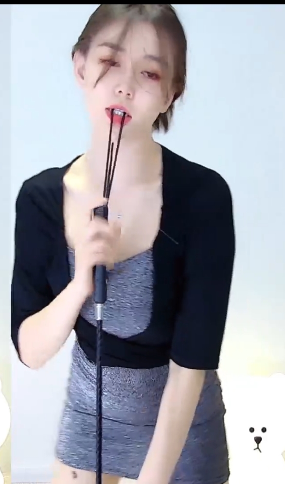 虎牙主播六感小狮子热舞视频14.8G：舞姿优美，尺度适中