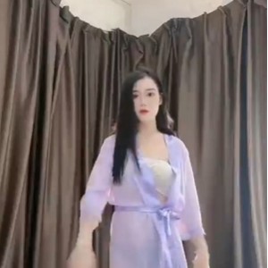 《冷墨墨高颜值主播定制舞蹈首发！1.44G高清视频震撼上线，19分27秒细节呈现》