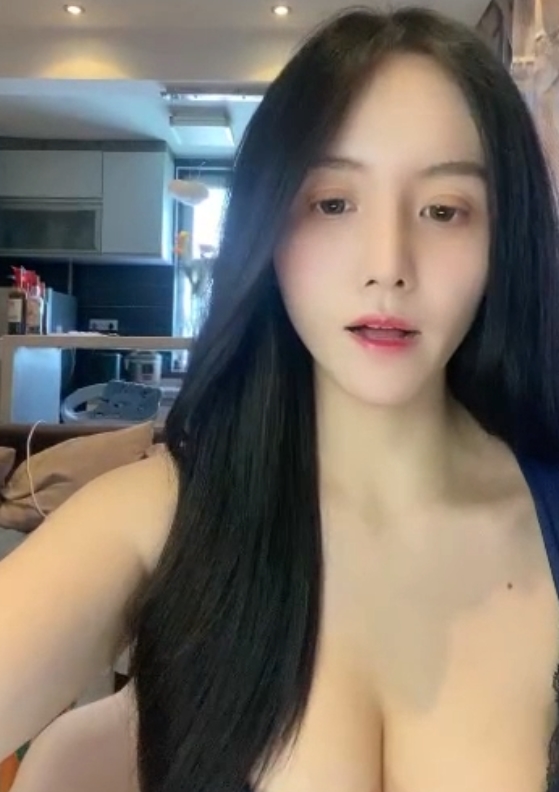 独家原创顶级绿播女神棉MM最美瞬间，5小时超清画质视频惊艳上线